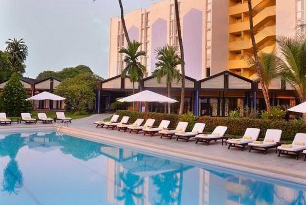Douala Rabingha Hotel Exterior foto